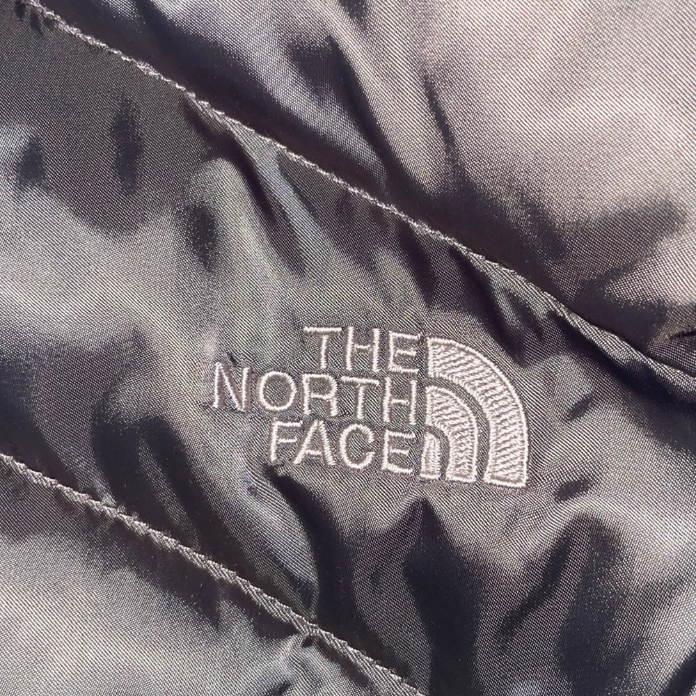 The North Face Aconcagua 550 Down Vest - Picture 3 of 8